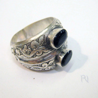 Rings Ri-01 silver ring with 2 stones