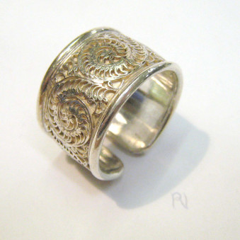 Rings Ri-01 silver ring with patterns